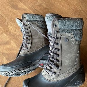 The North Face winter boots !